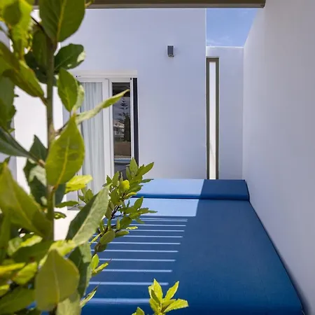 White Holidays Project Aparthotel *